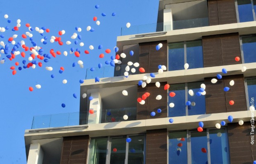 Otvorena zgrada u Beogradu na vodi