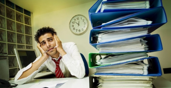 Завод плаћа послушнике власти?!