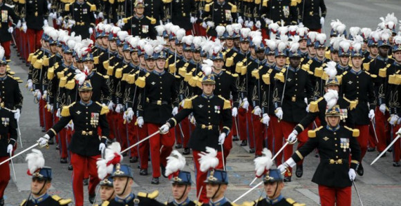 Одржана војна парада у Паризу