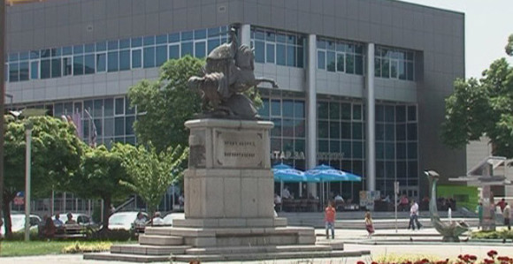 Pesnicom u glavu bivšu djevojku