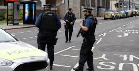 London: Autom među pješake