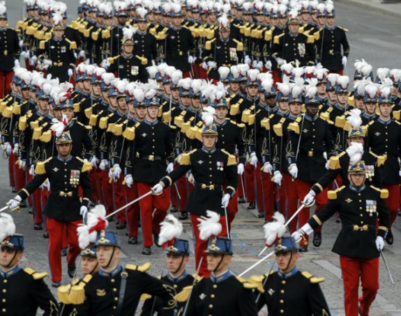 Održana vojna parada u Parizu