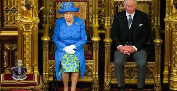 Elizabeta Druga se povlači s vlasti