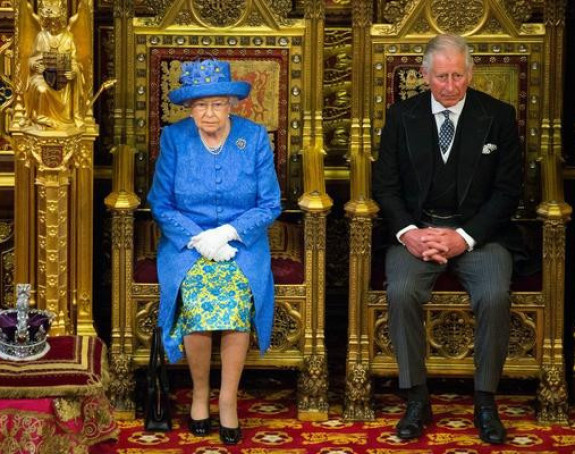 Elizabeta Druga se povlači s vlasti