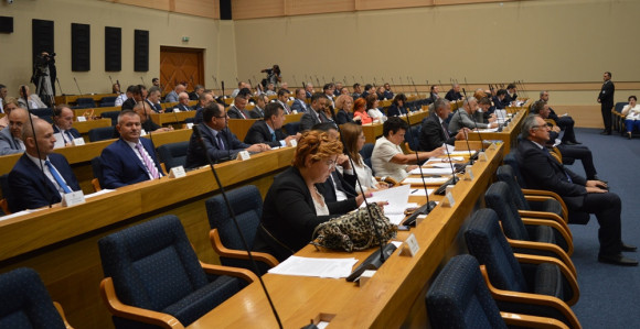 Odbačen izvještaj o Srebrenici 