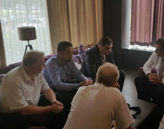 Približava li se opozicija Dodiku?