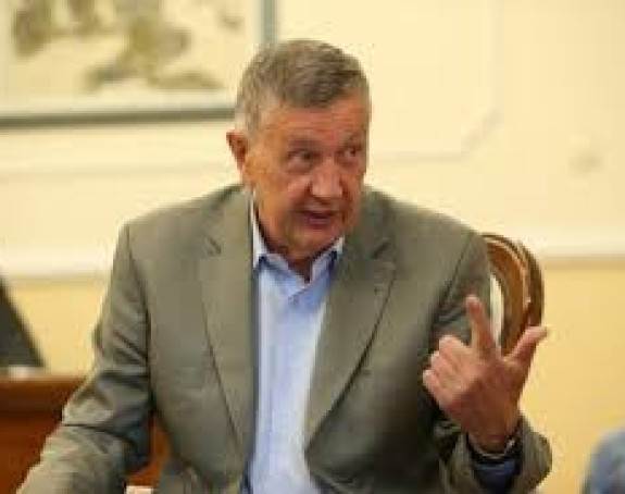 Ово на Тргу је дио политике