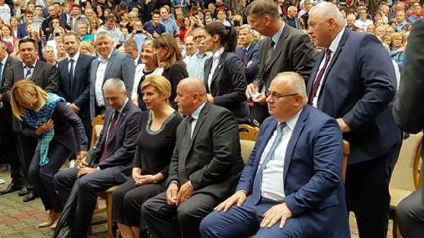 Kolinda Grabar Kitarović na misi kod Teslića