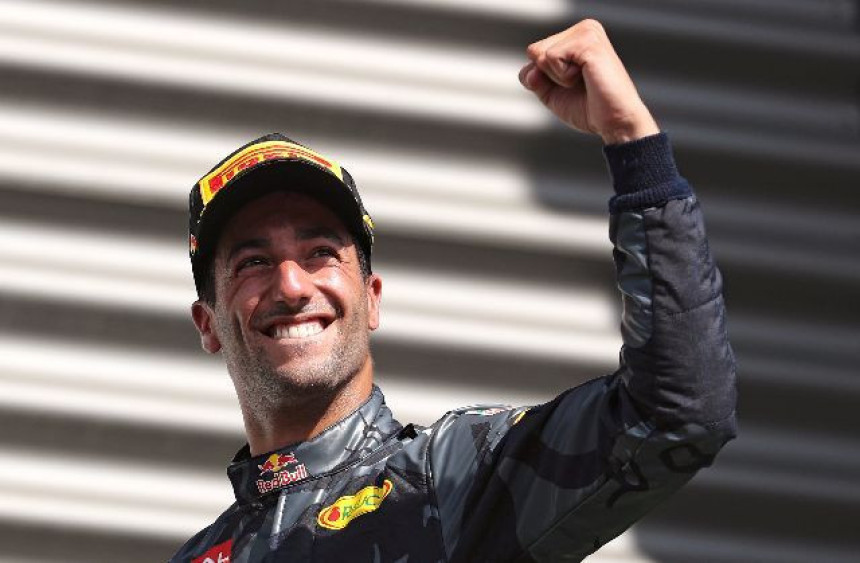 F1 - Rikardo priziva više sile za Singapur!