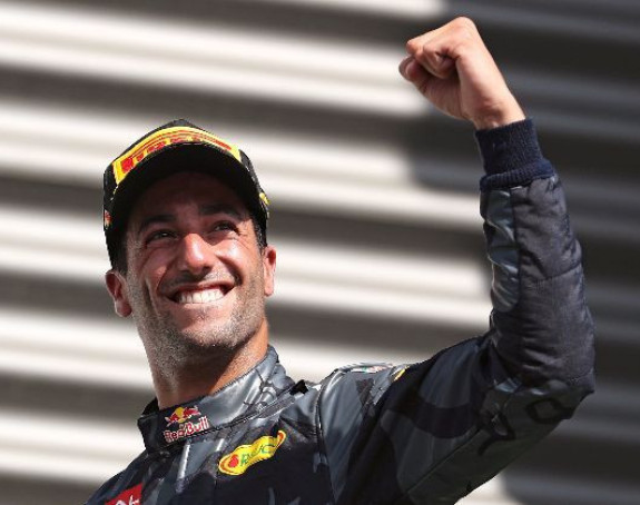 F1 - Rikardo priziva više sile za Singapur!