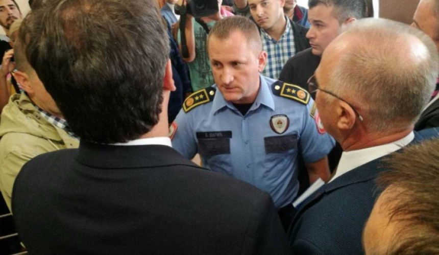 Ustavom se štiti narod a ne vlast