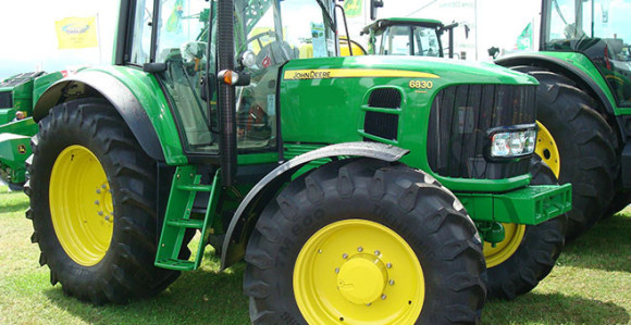 Interpol "tragao" za traktorom