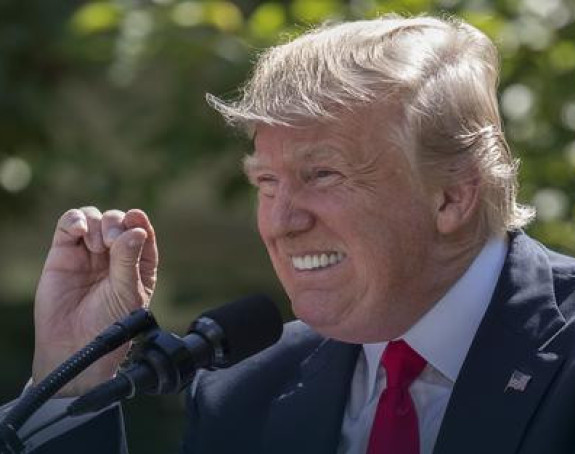 Tramp ponovo kritikovao Hilari