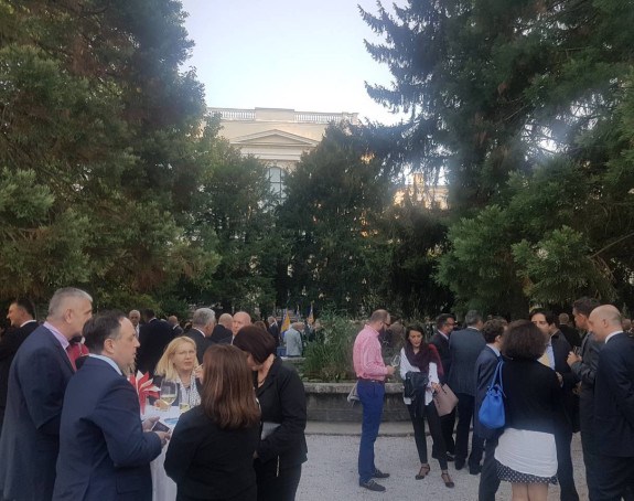 SNSD-ovci u ambasadi SAD