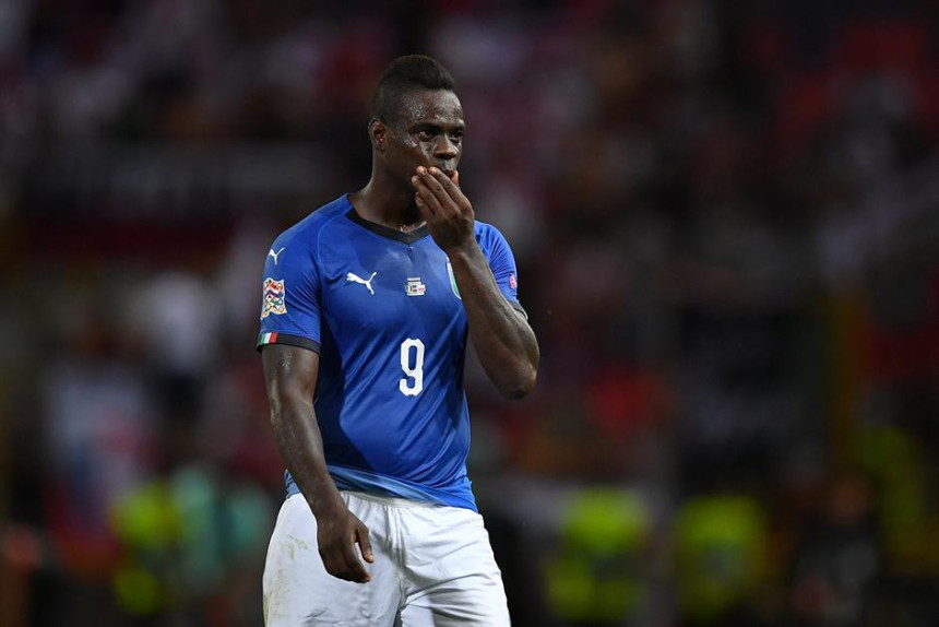 Nica kaznila "bucu" Balotelija!