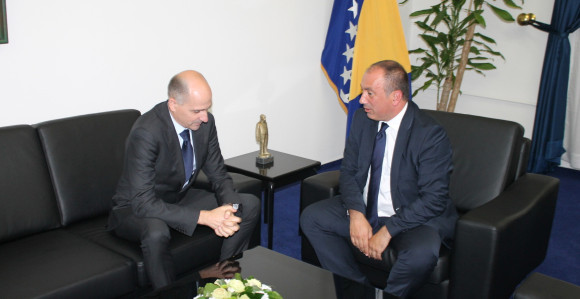 Crnadak: Jačati odnose i saradnju