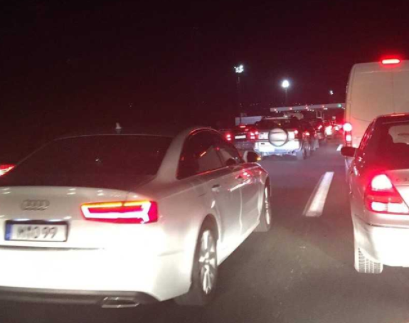 Najmanje dva lica teže povrijeđena