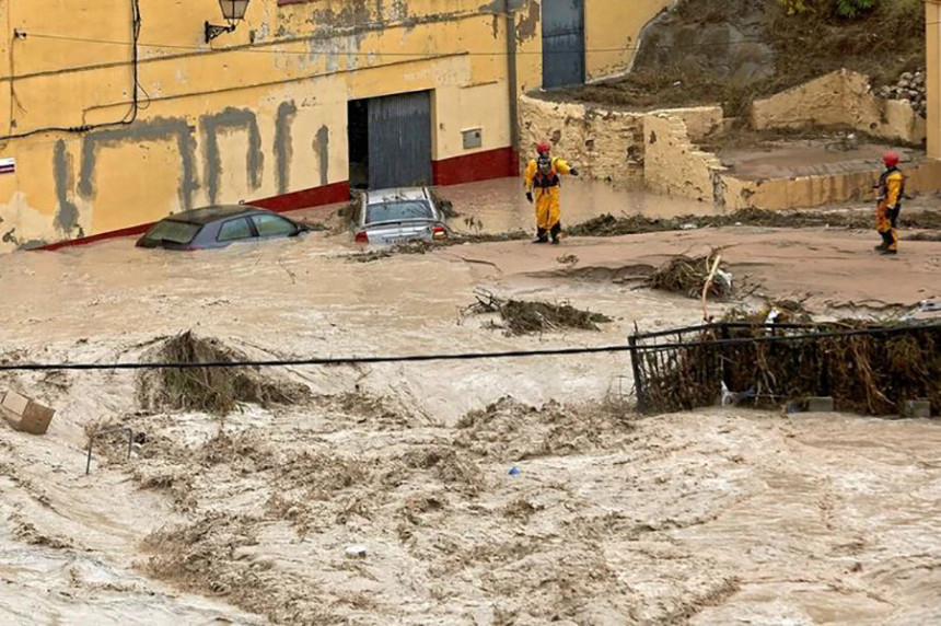 U stravičnoj poplavi u Španiji stradalo 5 ljudi 