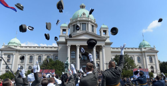 Vučić kadetima: Vi ste garant mirne budućnosti