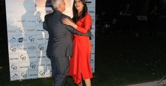 Prva dama Srbije zaplesala sa Kajlom Skotom