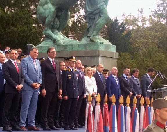 Dodik: Srpski narod vjeruje u svoju vojsku