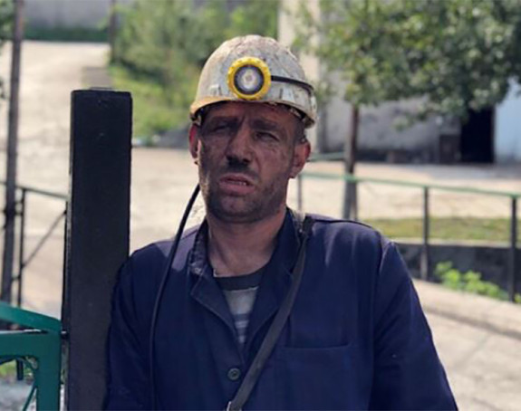 Rudar spreman na sve, samo da zadrži posao