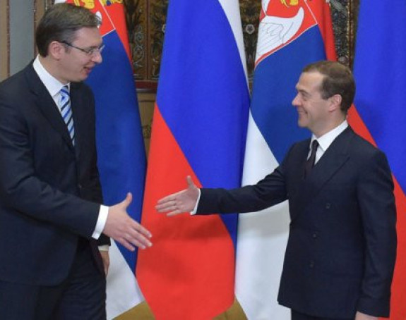 Vučić poslao specijalni poklon Medvedevu