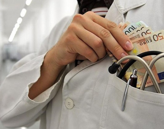 Korupcija u zdravstvu: Uništeni čašćavanjem