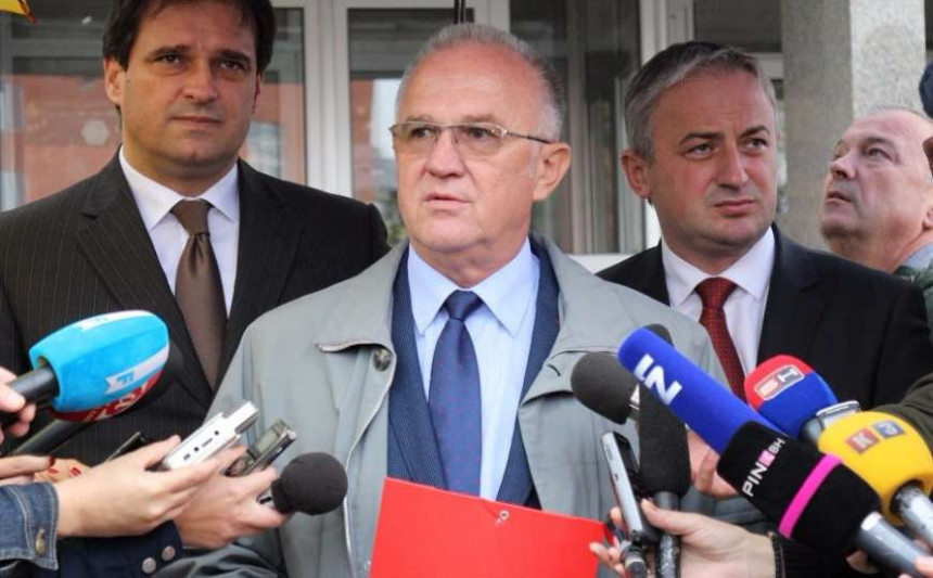 Poštujte odluke Parlamenta!