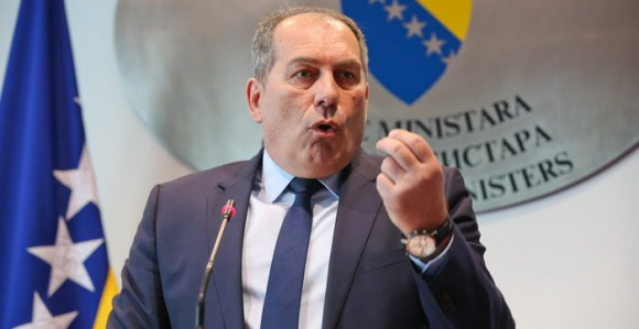 Dodik da provede referendum