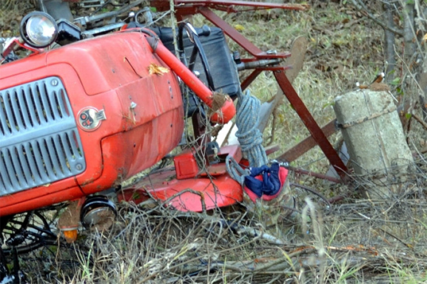 Ženu pregazio traktor