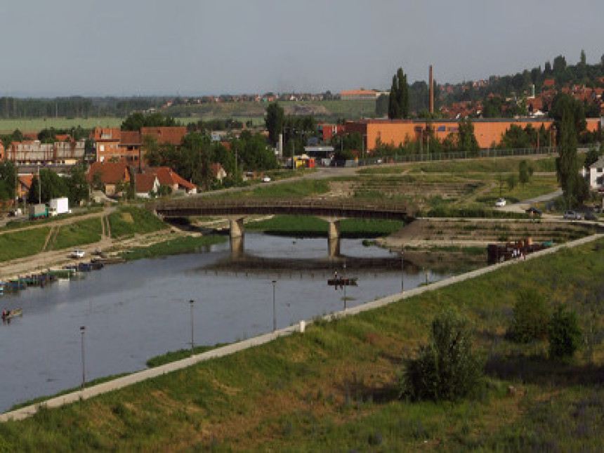 Neplivač se glavom  zabio u mulj 