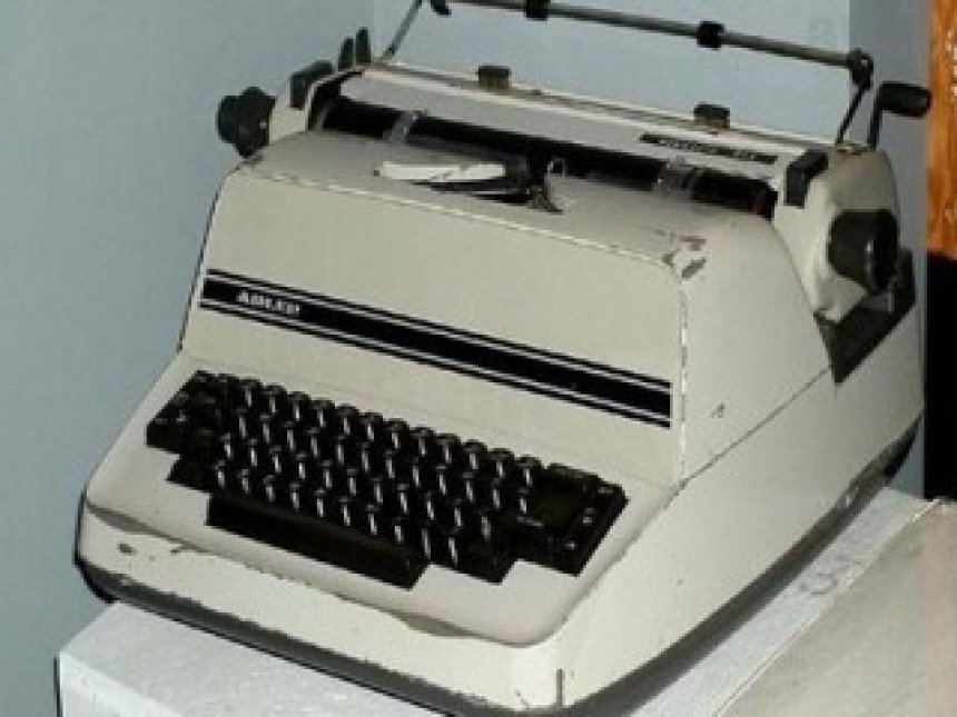 Руски шпијуни се враћају писаћим машинама