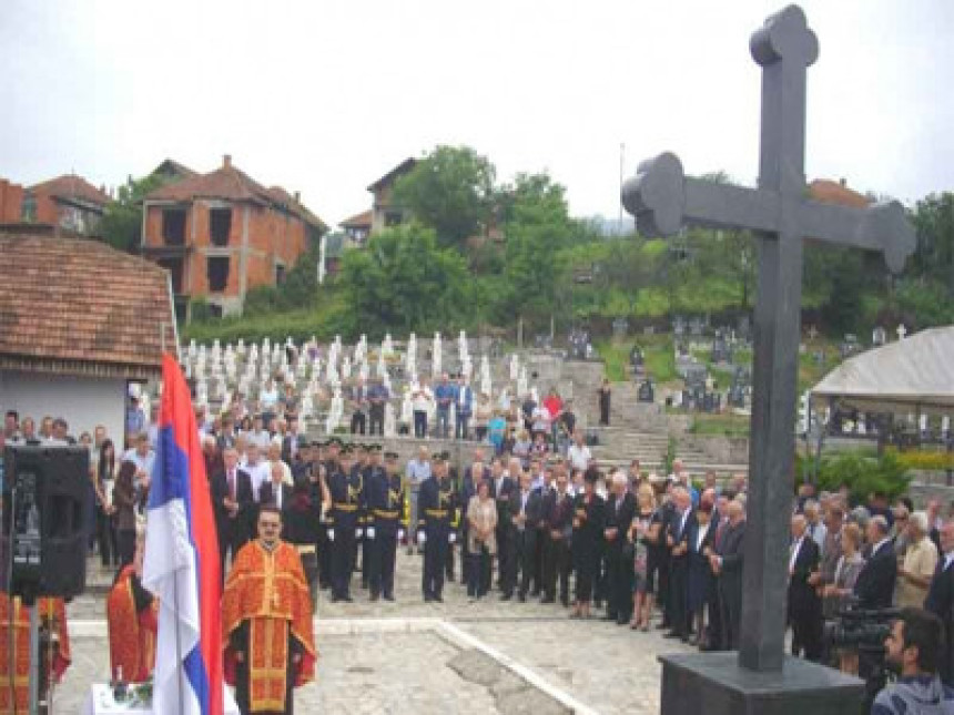 Obilježena 21 godina od stradanja Srba u Srebrenici (VIDEO)