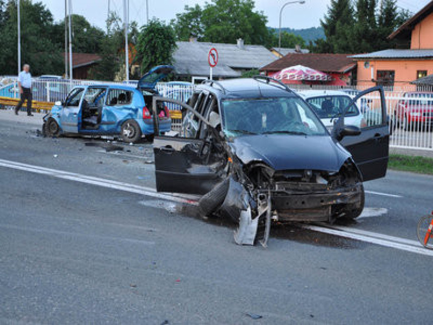 Teže povrijeđena tri lica