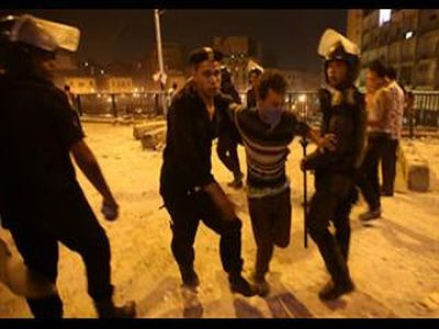 Neredi se vratili na ulice Kaira