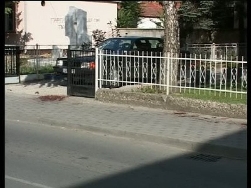 Smrt u Bijeljini: Tokom tuče pao na šiljke od ograde (VIDEO)
