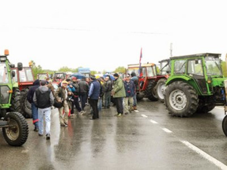 Poljoprivrednici najavljuju blokadu Rače