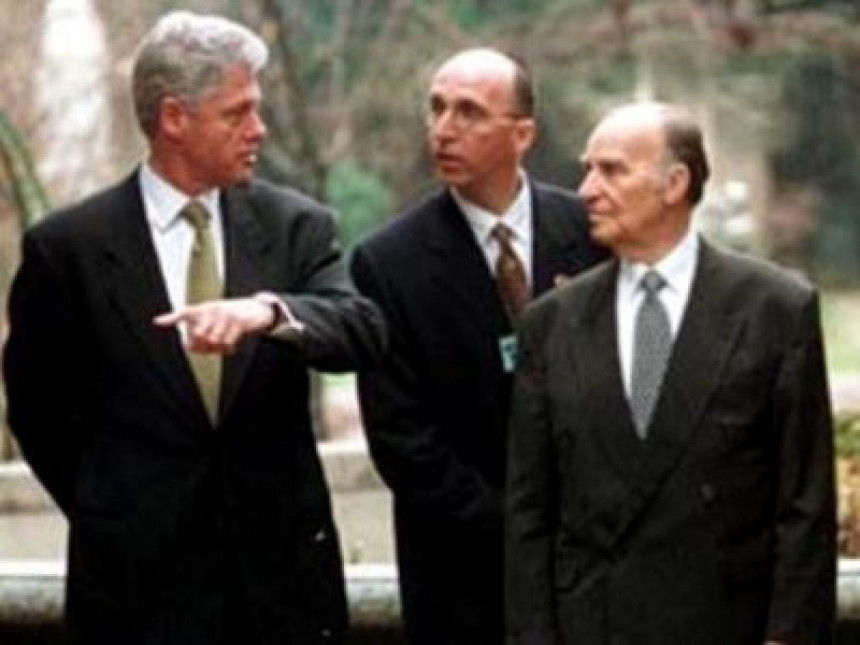 Клинтон тражио од Изетбеговића масакр у Сребреници