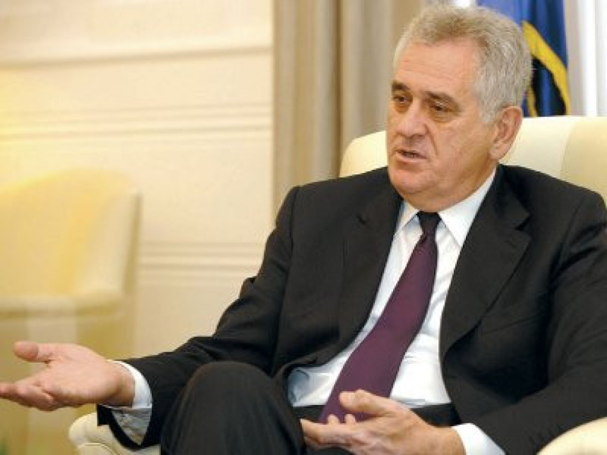 Николић: Србија убрзано рјешава проблеме