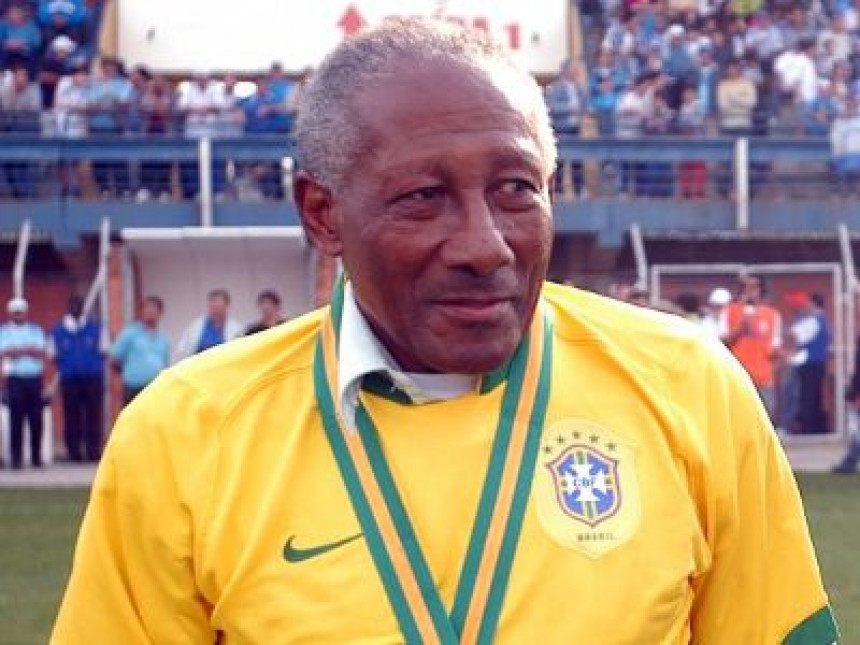 Preminuo legendarni fudbaler Ðalma Santos