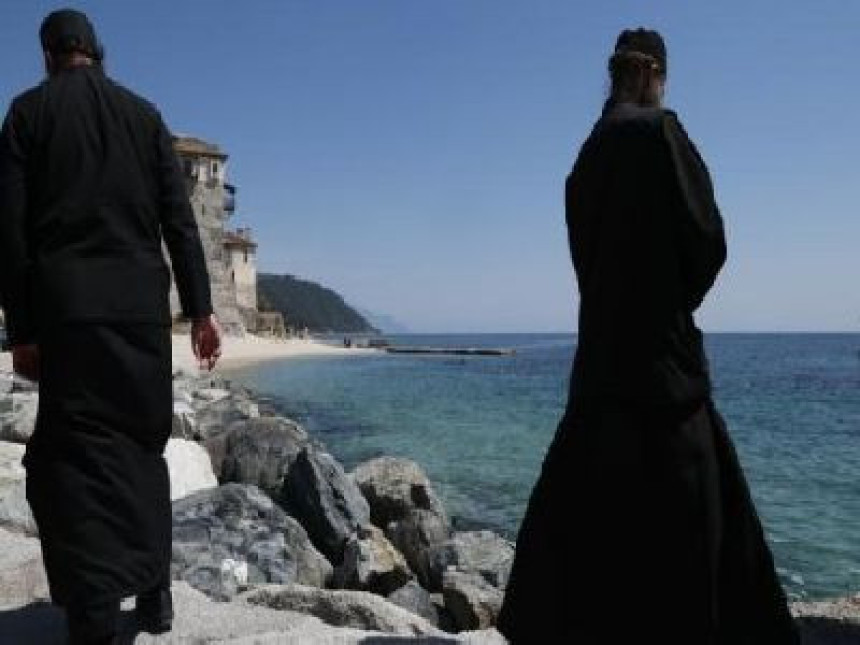 Monasi napali sudske izvršioce