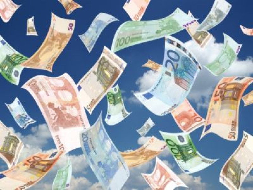 Strane banke povlače kapital