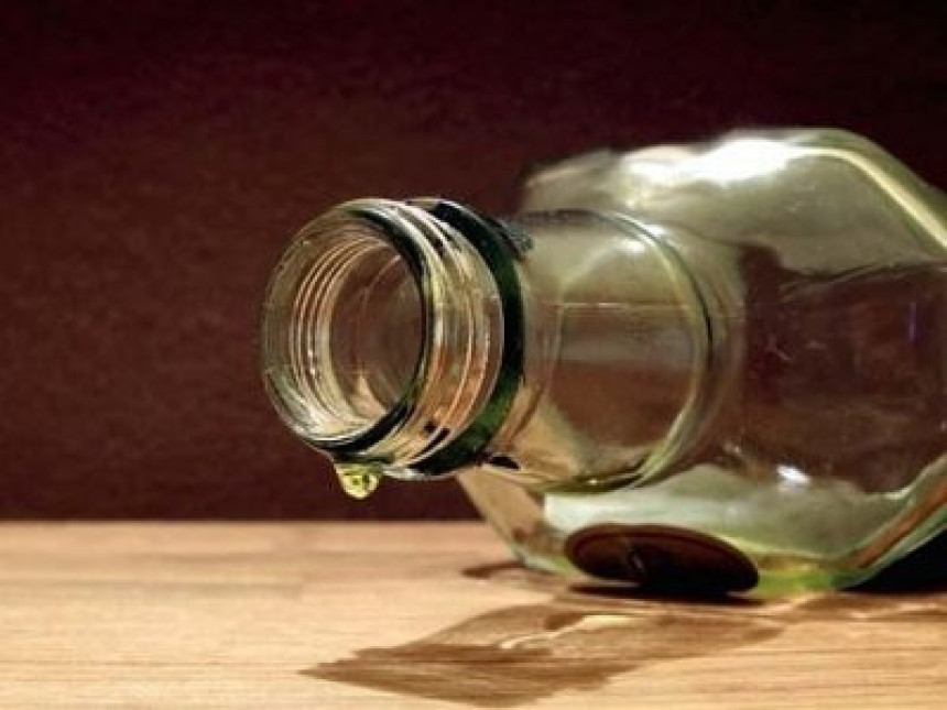 Sedam osoba umrlo od trovanja alkoholom