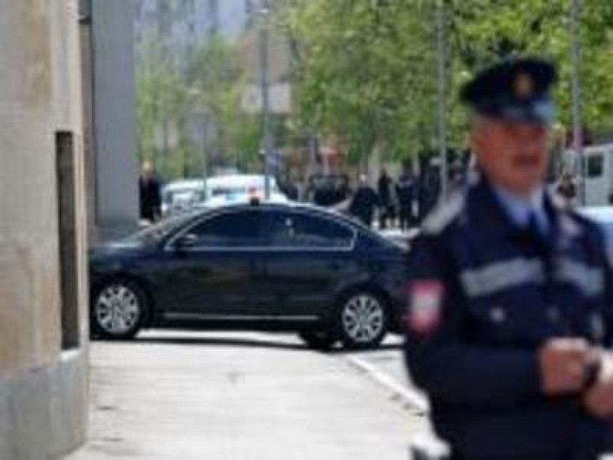 Policajci u BiH žmire na »treptače«