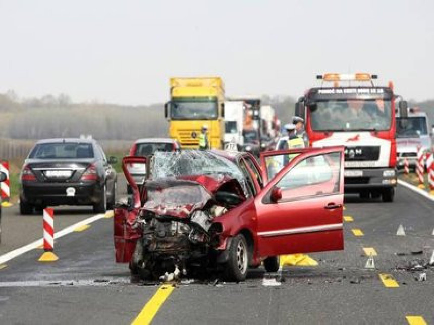 Lančani sudar 10 automobila