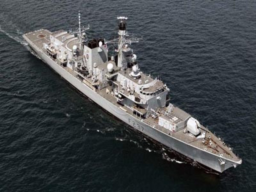 Британски војни брод на путу за Гибралтар