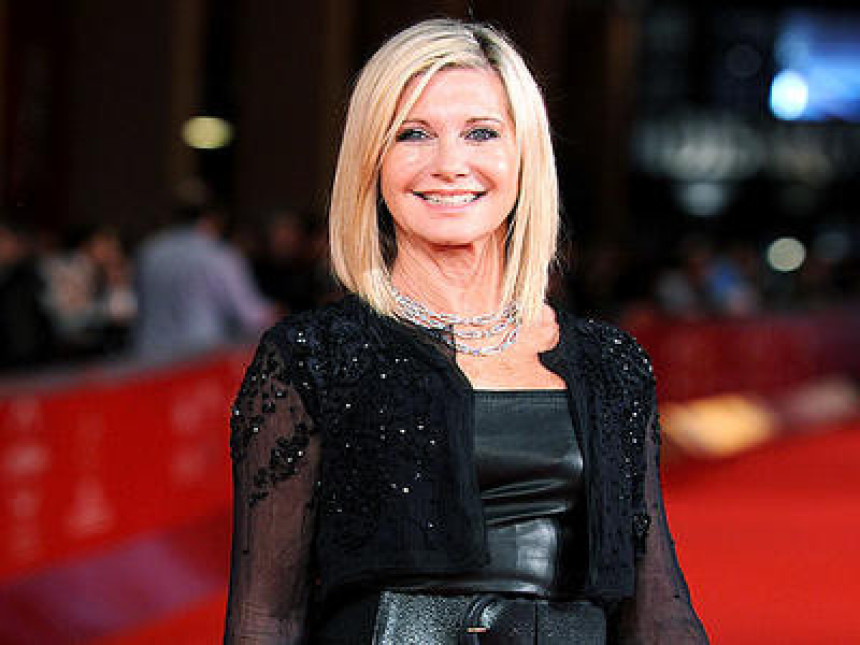 Mrtav muškarac u kući Olivije Njutn-Džon