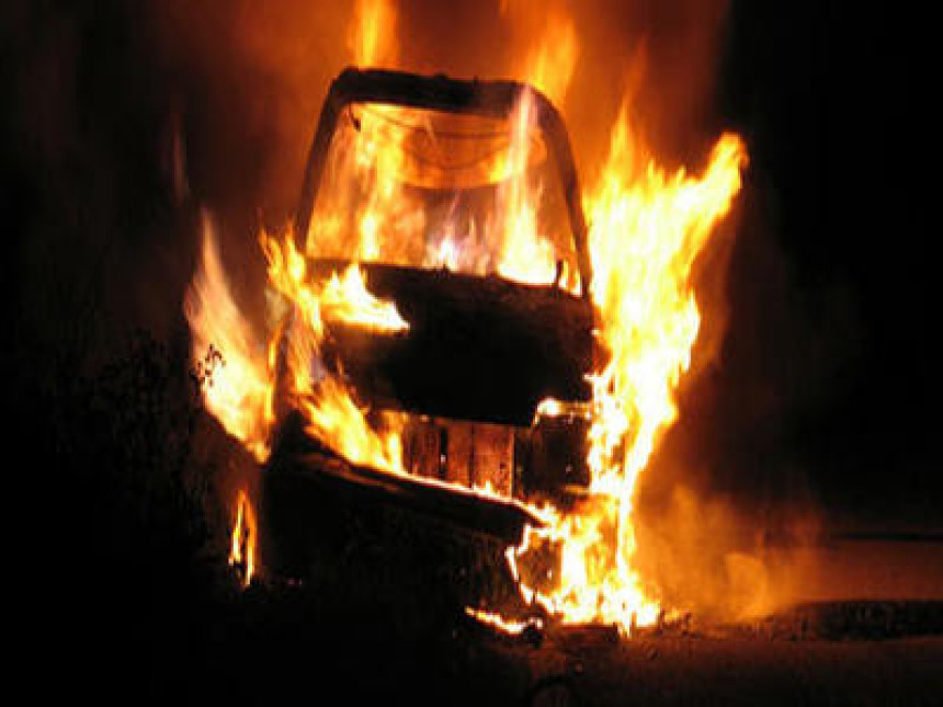 U Prijedoru zapaljen auto
