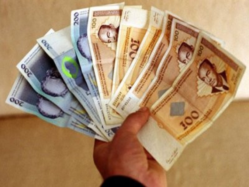 Prosječna julska plata 803 KM 